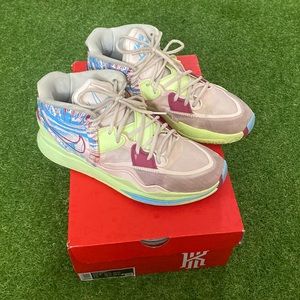 Kyrie Infinity Mens size 10.5 Used Original Box